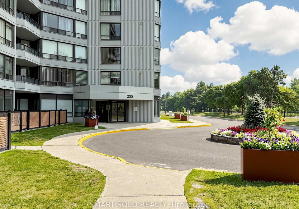 300-alton-towers-circle-toronto-scarborough-ontario-e13582368
