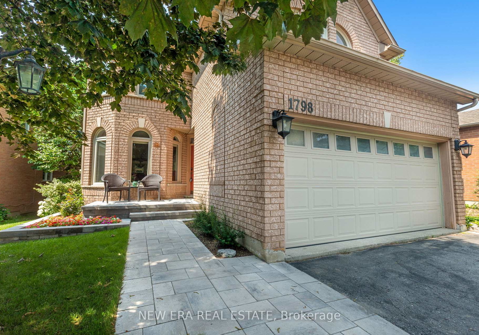 1798-autumn-crescent-pickering-ontario-e13582944