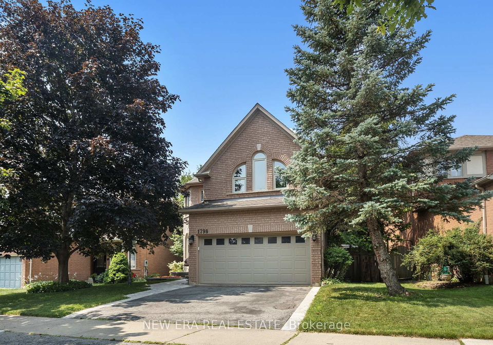 1798-autumn-crescent-pickering-ontario-e13582944