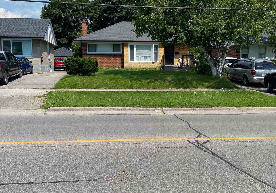215-wilson-road-s-oshawa-ontario-e13583102