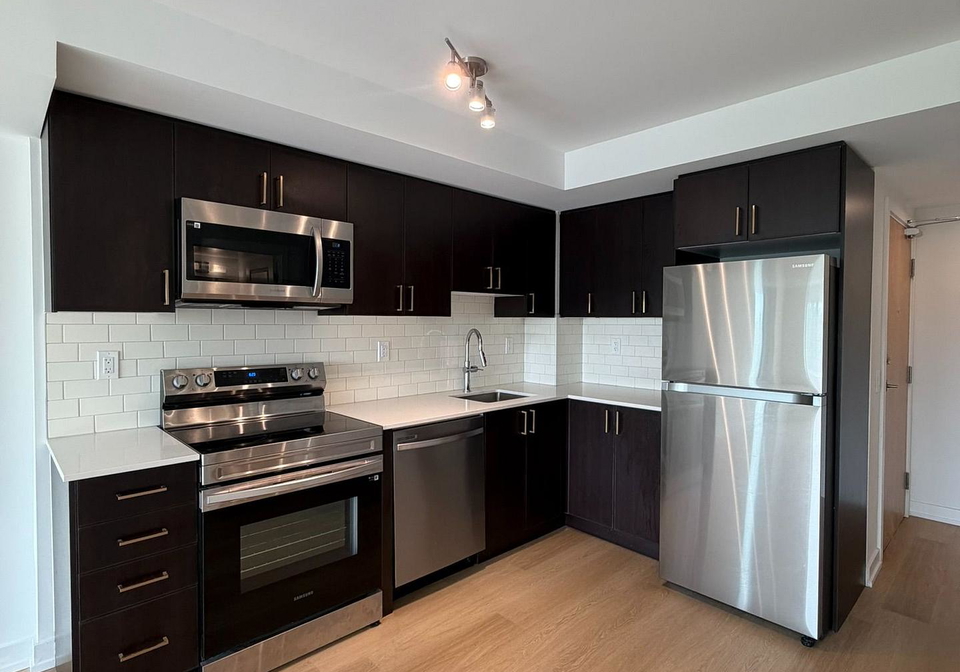 1435-celebration-drive-pickering-ontario-e13584046
