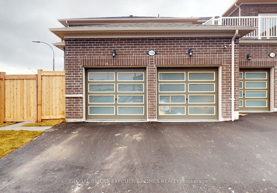 1124-baltic-lane-pickering-ontario-e13586130