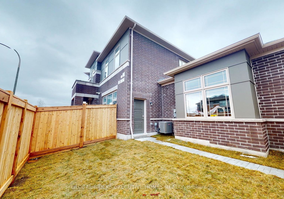 1124-baltic-lane-pickering-ontario-e13586130