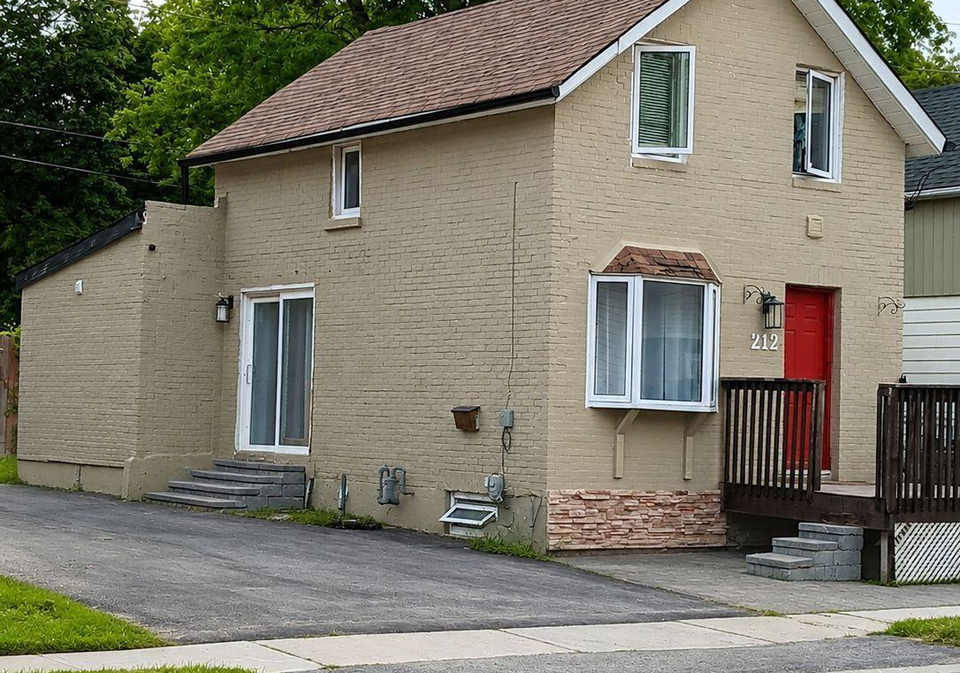212-court-street-oshawa-ontario-e13586512