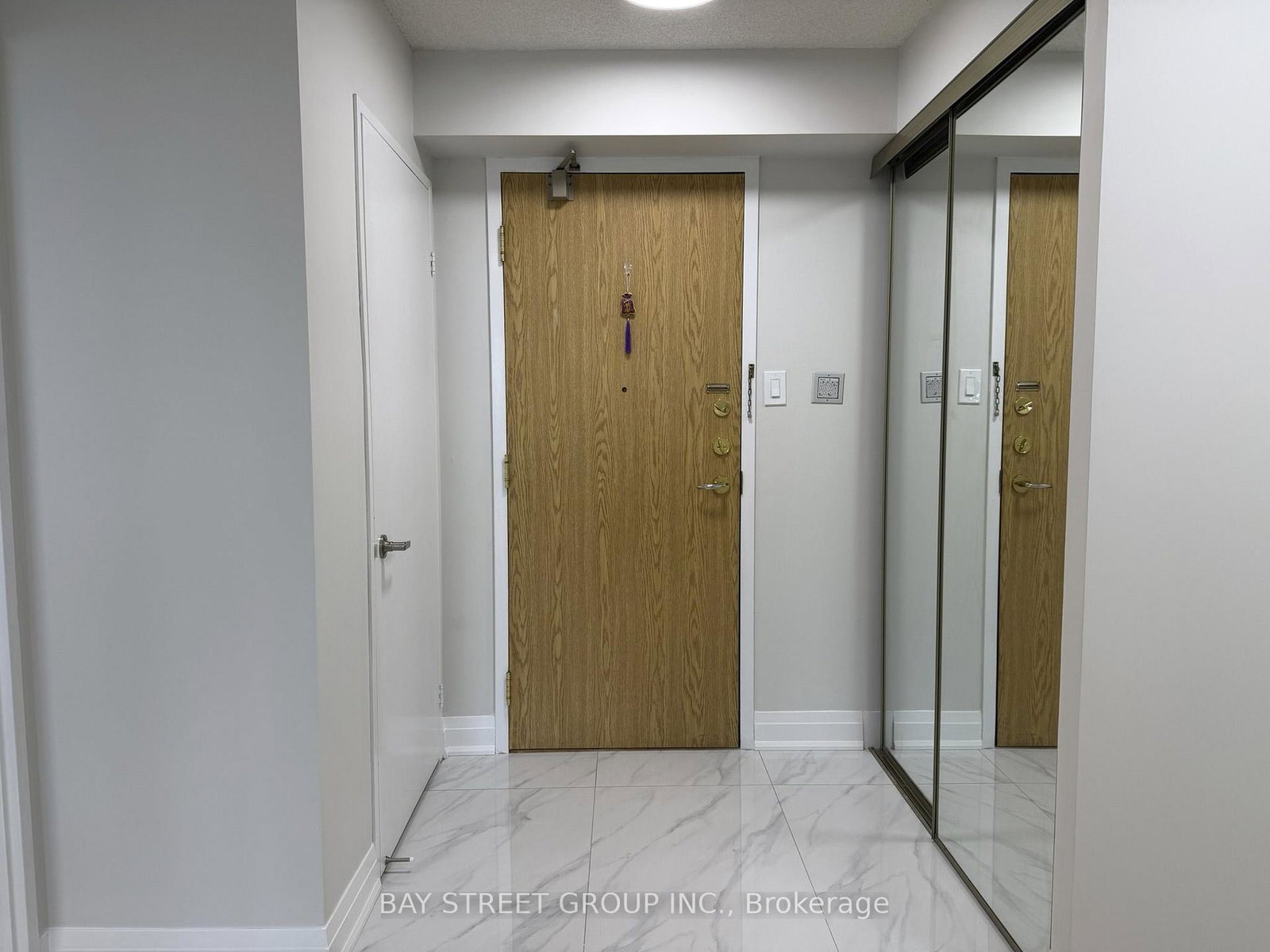 300-alton-towers-circle-toronto-scarborough-ontario-e13586770