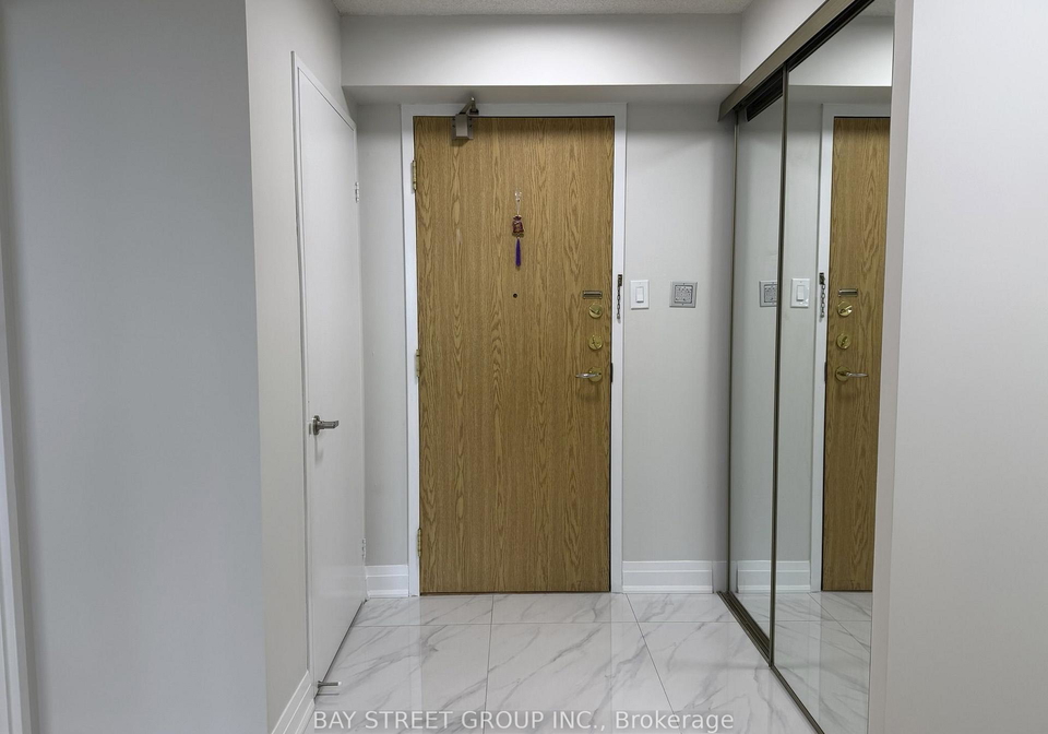 300-alton-towers-circle-toronto-scarborough-ontario-e13586770