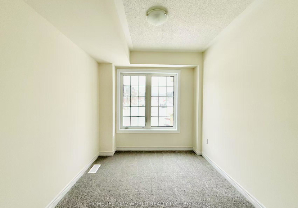 925-crowsnest-hollow-pickering-ontario-e13586812