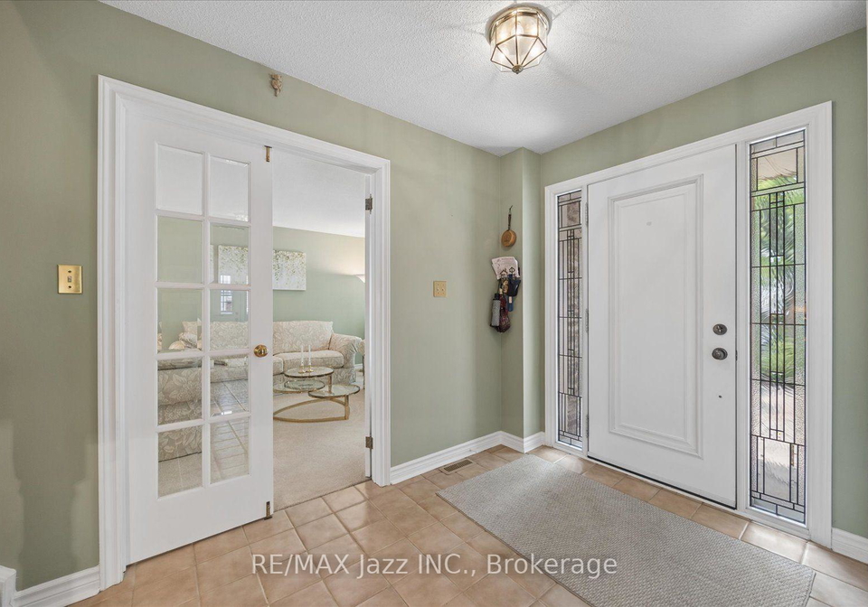 38-trinity-crescent-whitby-ontario-e13587214