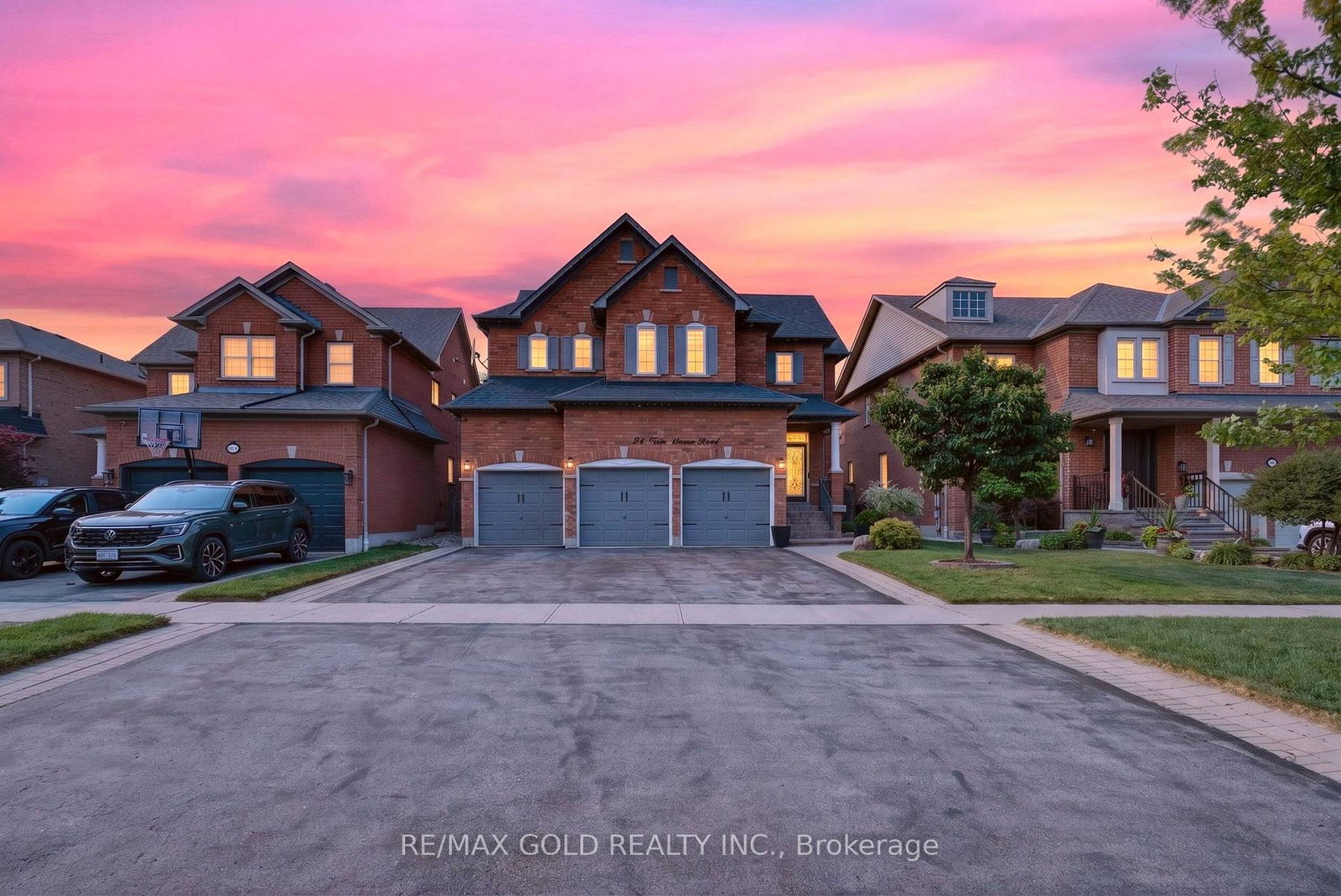 94-twin-streams-road-whitby-ontario-e13587338