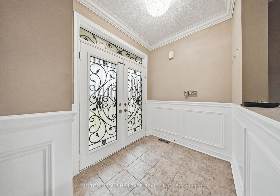 16-shrewsbury-drive-whitby-ontario-e13587572
