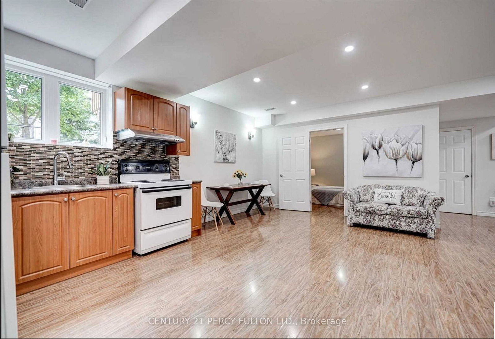 2359-pilgrim-square-oshawa-ontario-e13587736