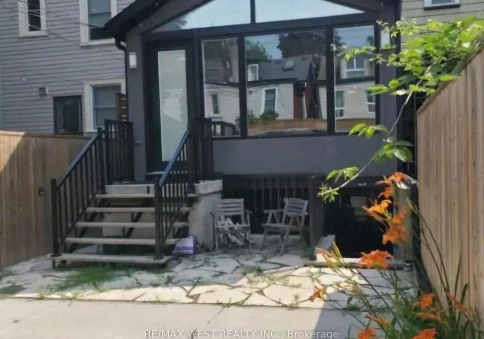 64-galt-avenue-toronto-toronto-ontario-e13589172