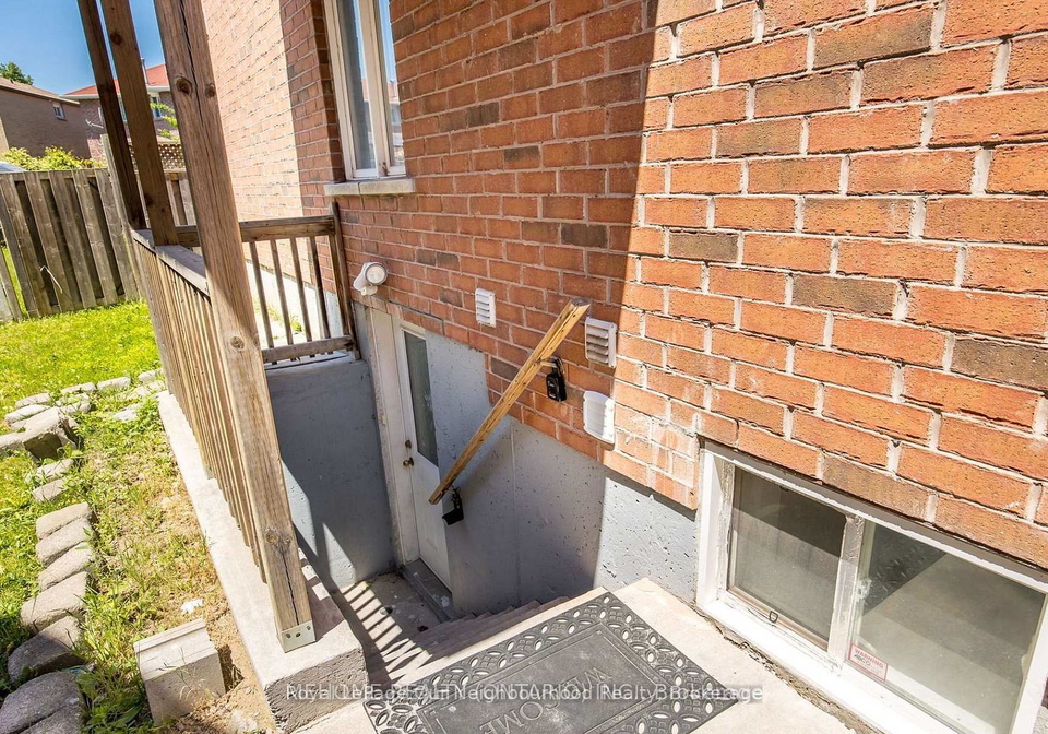 14-tarsus-crescent-toronto-scarborough-ontario-e13589648