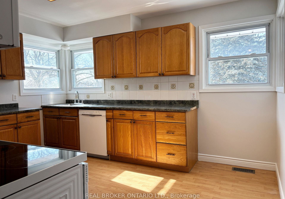 327-dover-street-oshawa-ontario-e13590170