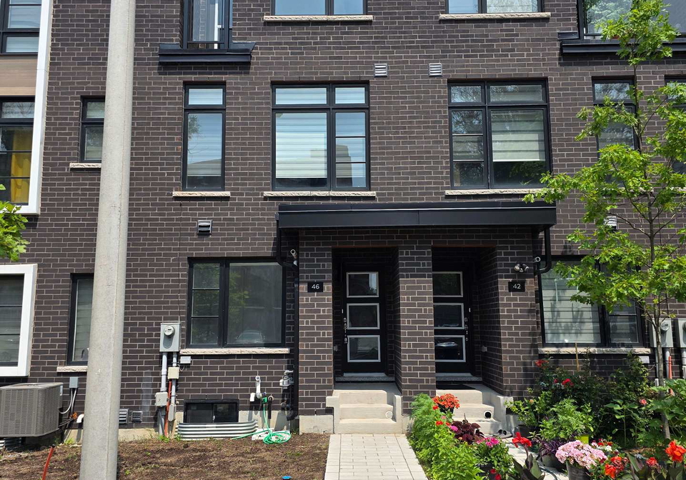 46-akil-thomas-gardens-s-toronto-scarborough-ontario-e13591046