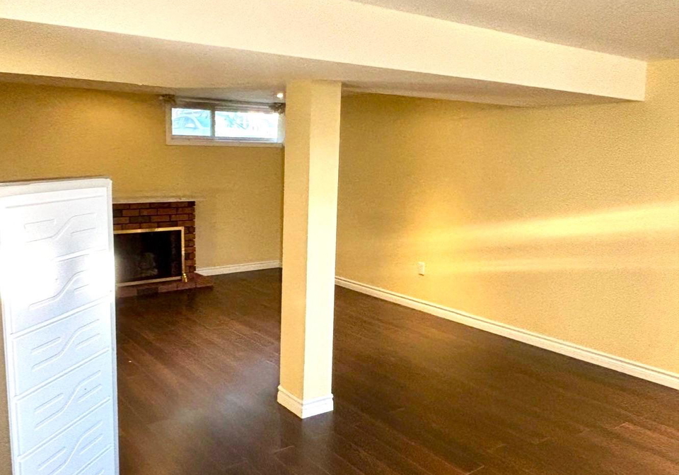 46-shrewsbury-square-toronto-scarborough-ontario-e13591308