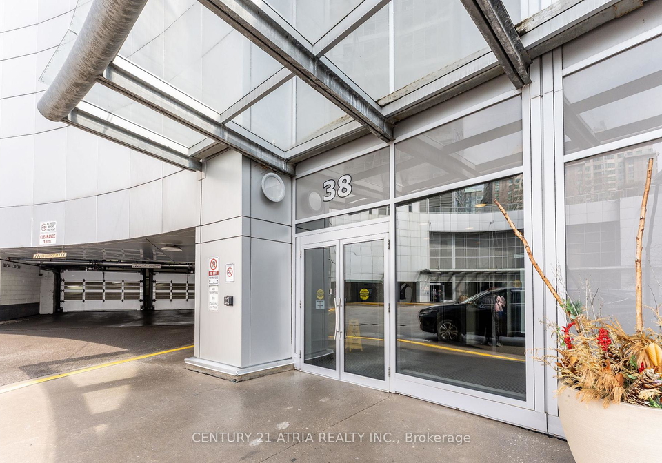 38-lee-centre-drive-toronto-scarborough-ontario-e13591884
