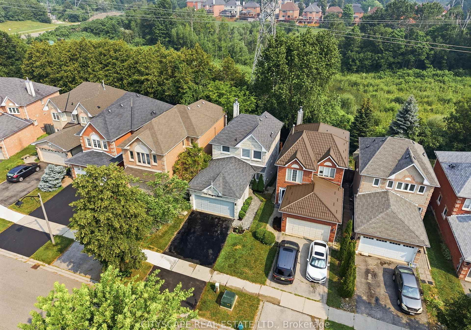 1143-windgrove-square-pickering-ontario-e13592566