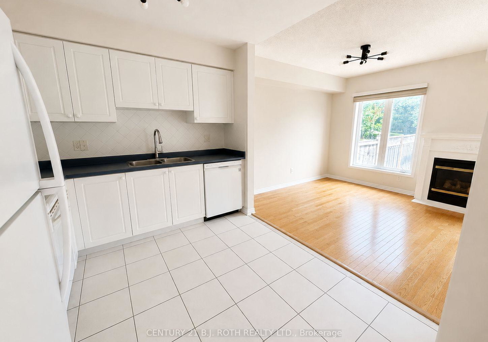sprucedale-way-whitby-ontario-e13592894