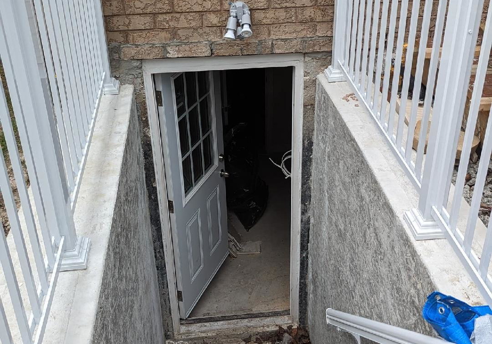 5-vintage-drive-whitby-ontario-e13593398