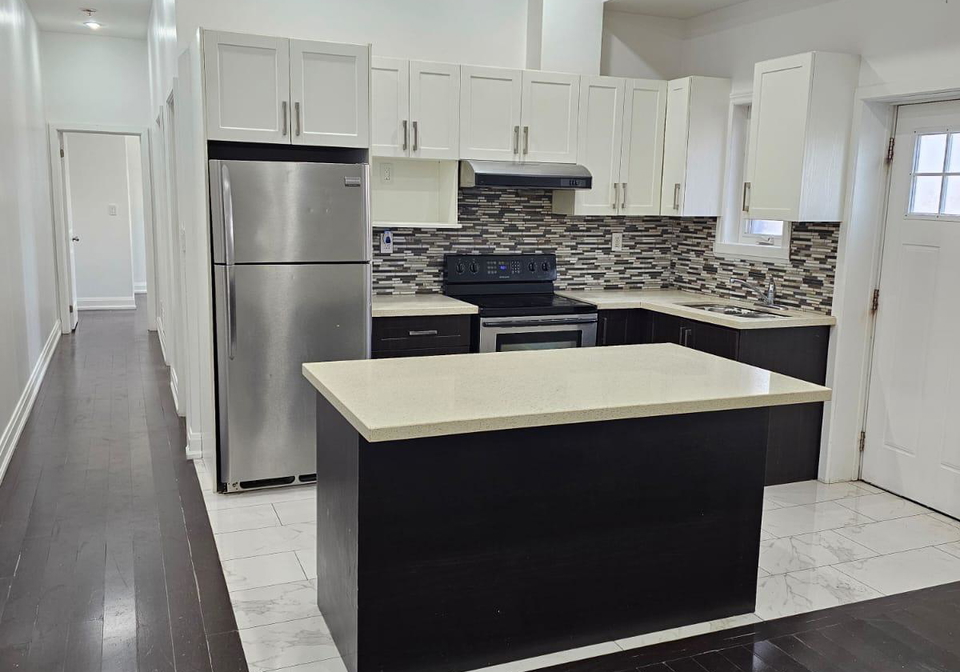 924-danforth-avenue-toronto-east-york-ontario-e13593492