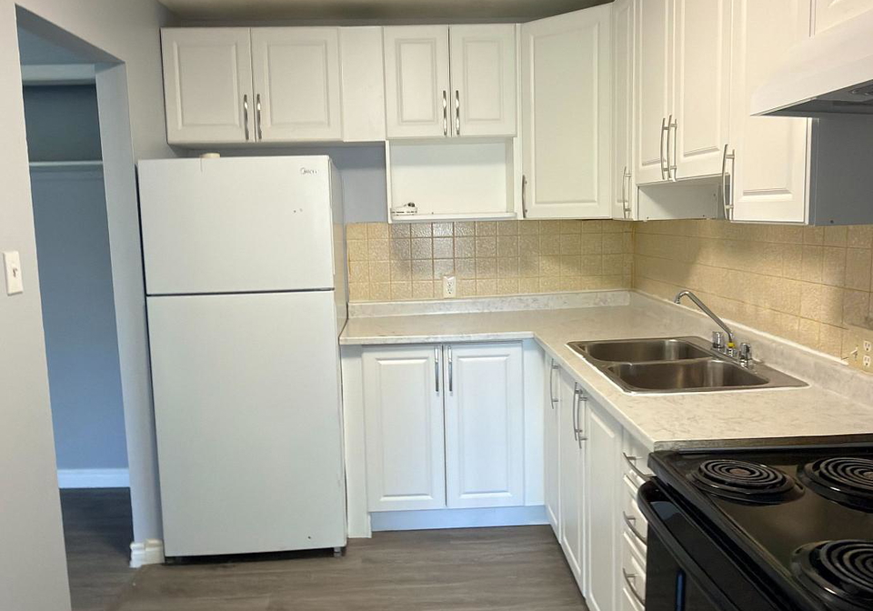 92-wolfe-street-oshawa-ontario-e13595118