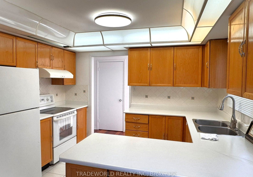 108-wharton-square-toronto-scarborough-ontario-e13595148
