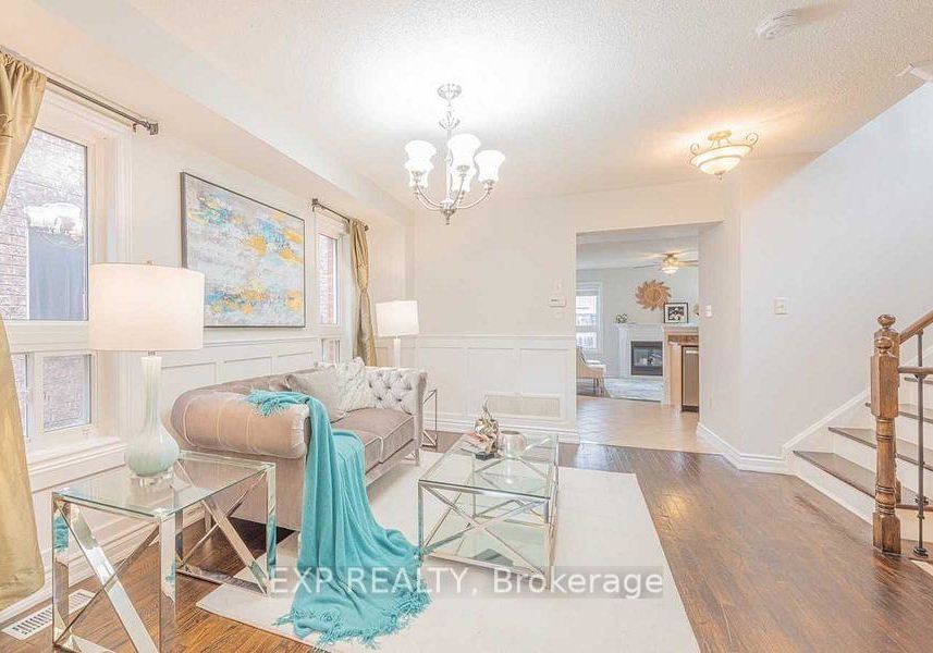 8-rampart-crescent-whitby-ontario-e13595332