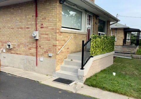1509-pharmacy-avenue-toronto-scarborough-ontario-e13595358