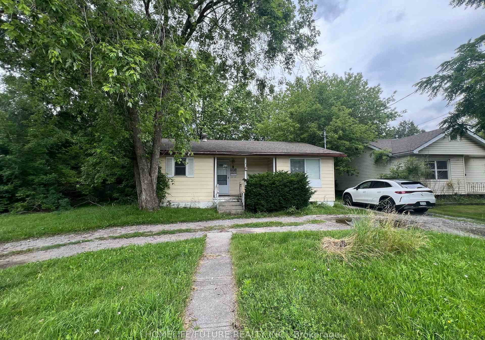 804-dundas-street-w-whitby-ontario-e13595722