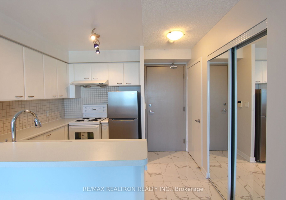 36-lee-centre-drive-toronto-scarborough-ontario-e13595890