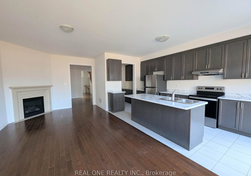 7-oreilly-street-whitby-ontario-e13596184