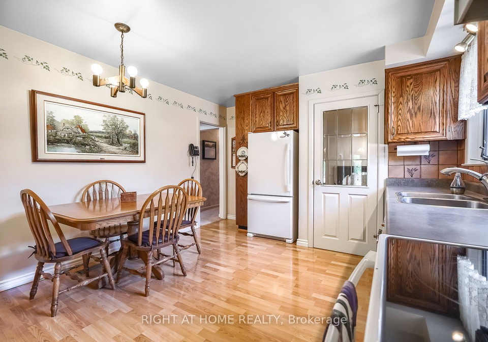 17-painted-post-drive-toronto-scarborough-ontario-e13597644