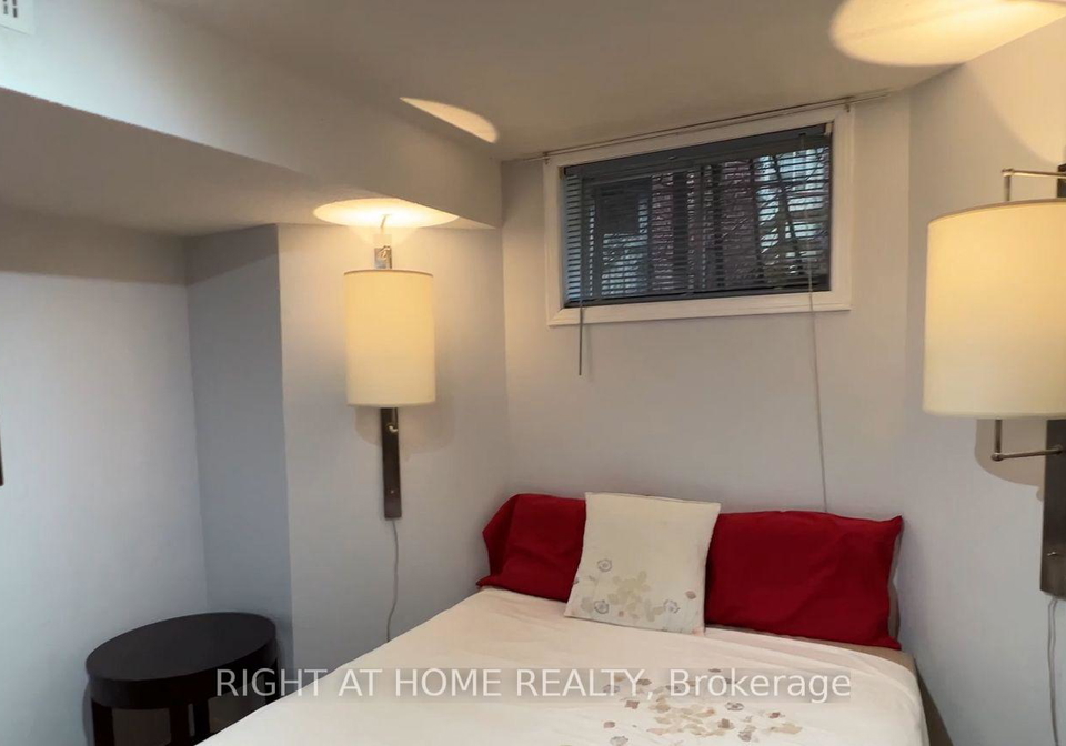 18-stornoway-court-toronto-scarborough-ontario-e13598596