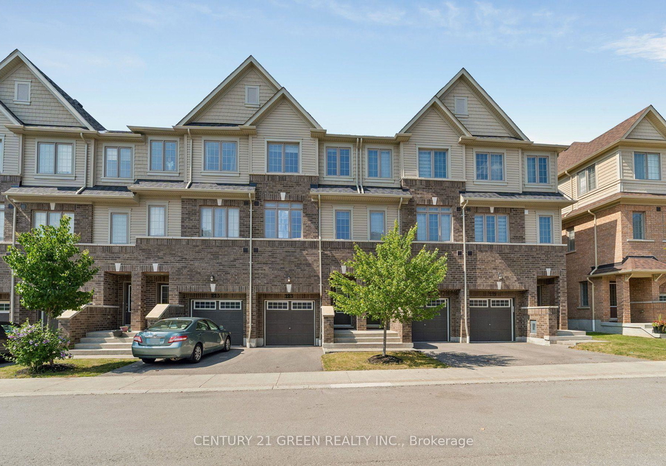 223-danzatore-path-oshawa-ontario-e13599286