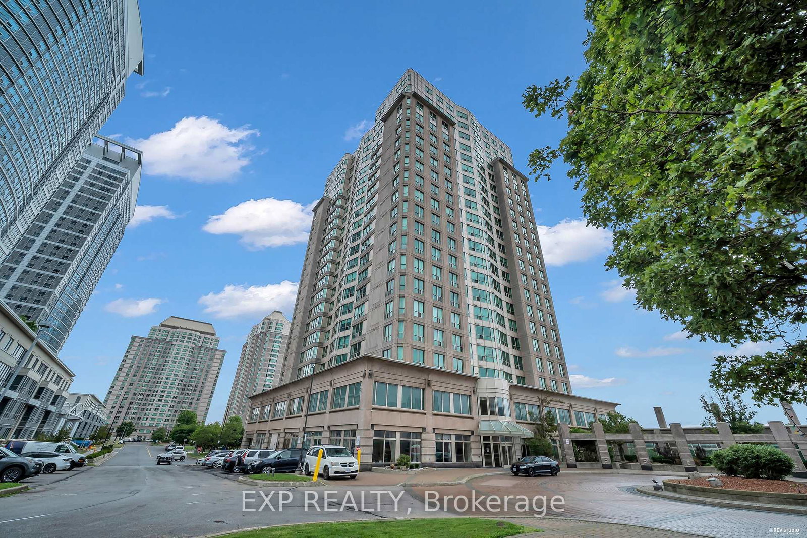 8-lee-centre-drive-n-toronto-scarborough-ontario-e13599474