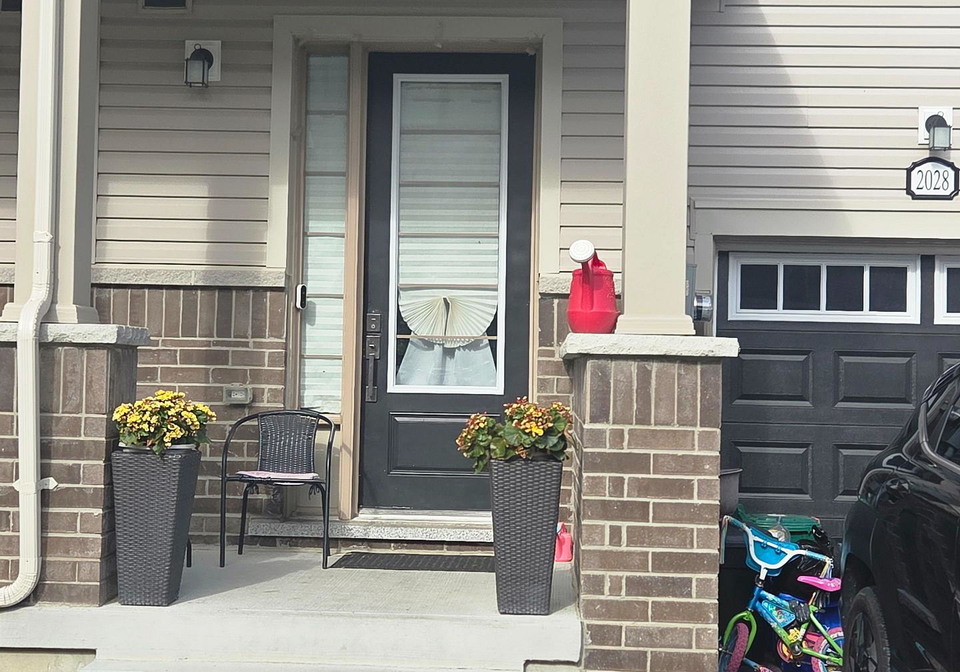 2028-cameron-lott-crescent-oshawa-ontario-e13599650