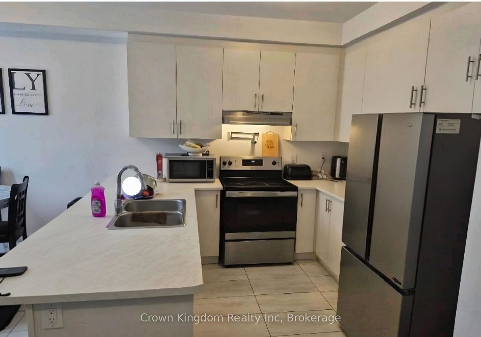 2028-cameron-lott-crescent-oshawa-ontario-e13599650