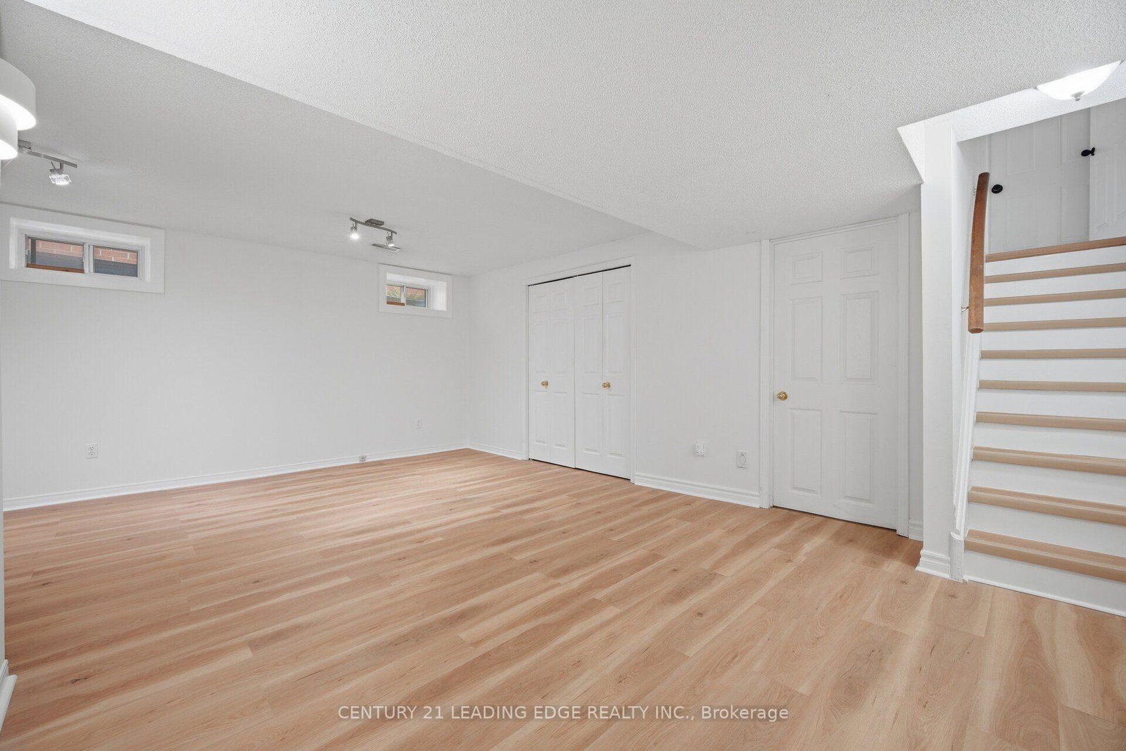 923-redbird-crescent-pickering-ontario-e13599964