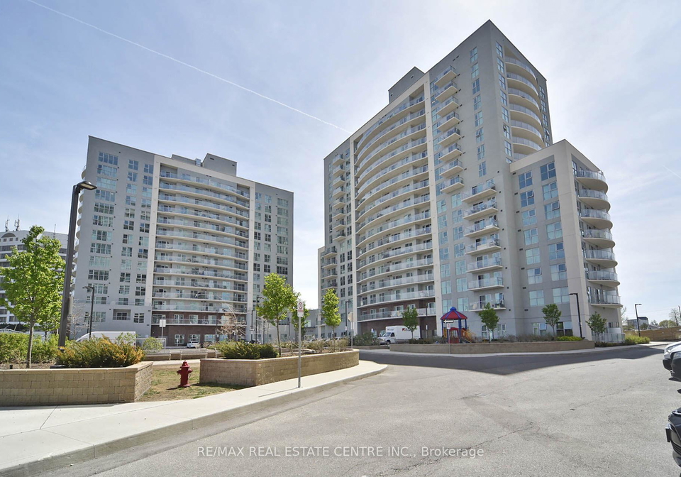 2152-lawrence-avenue-e-toronto-scarborough-ontario-e13600126