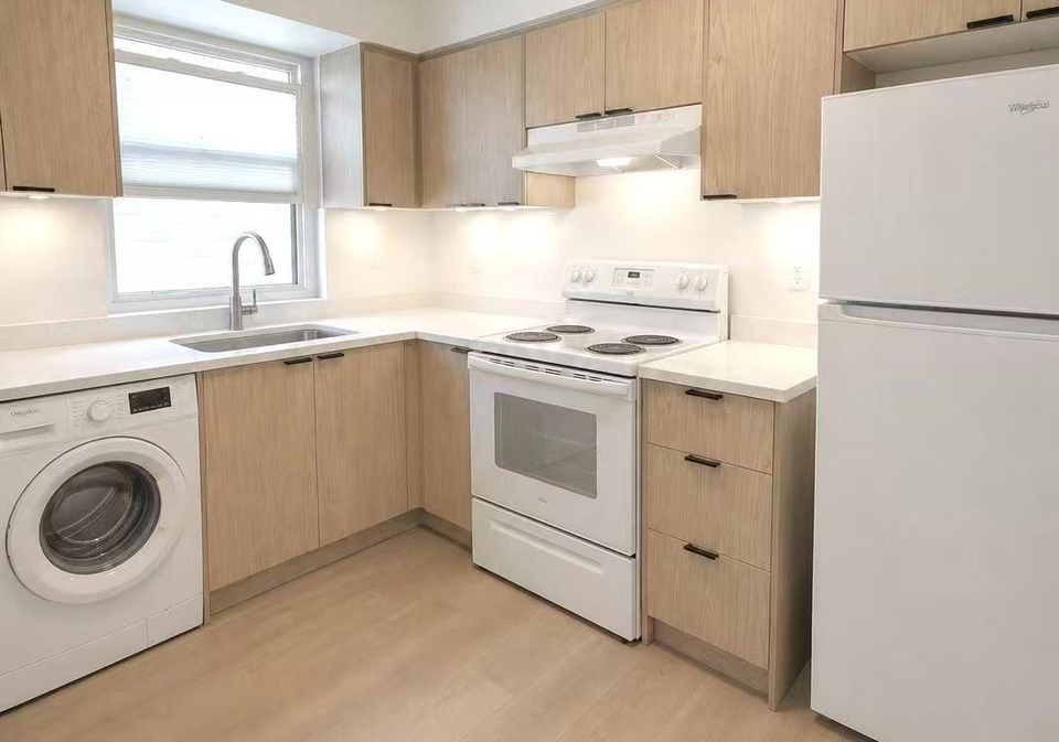 882-broadview-avenue-toronto-east-york-ontario-e13601188