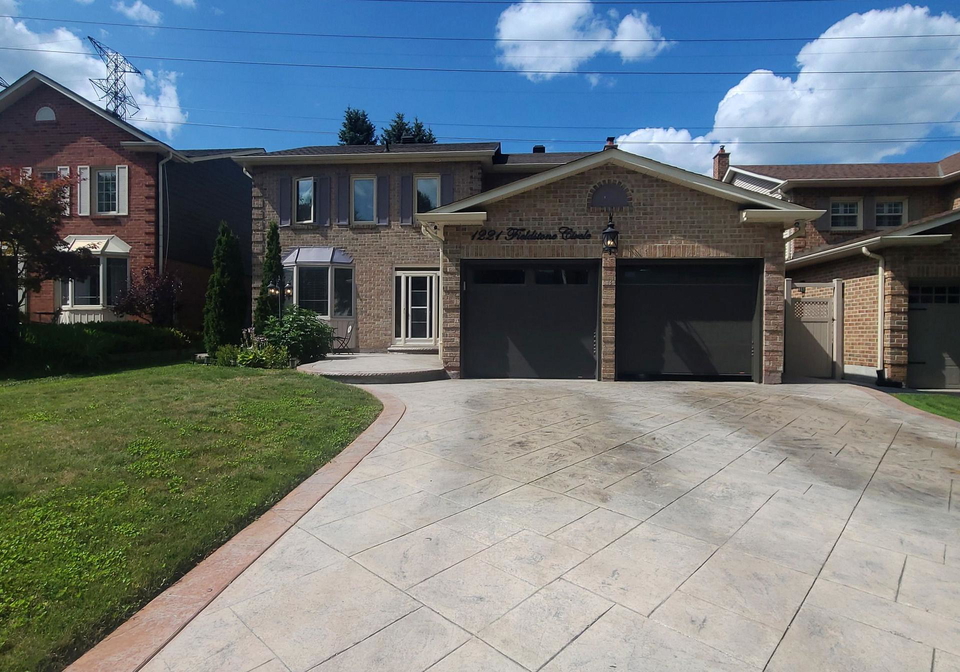 1221-fieldstone-circle-pickering-ontario-e13602592