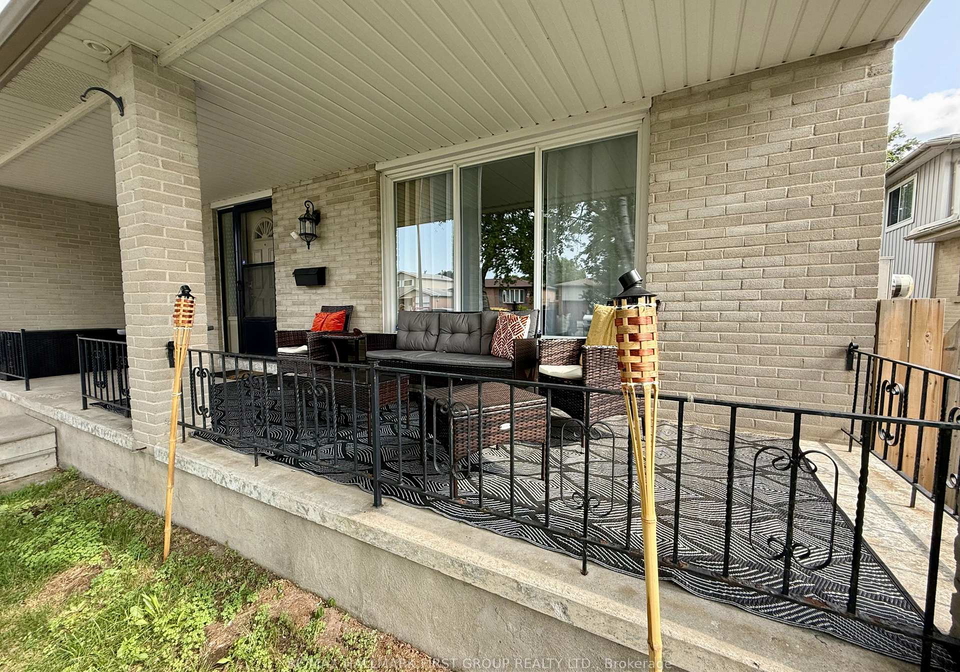 906-cecylia-court-pickering-ontario-e13602610
