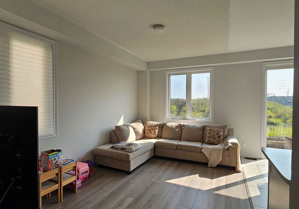 1084-lockie-drive-oshawa-ontario-e13602834