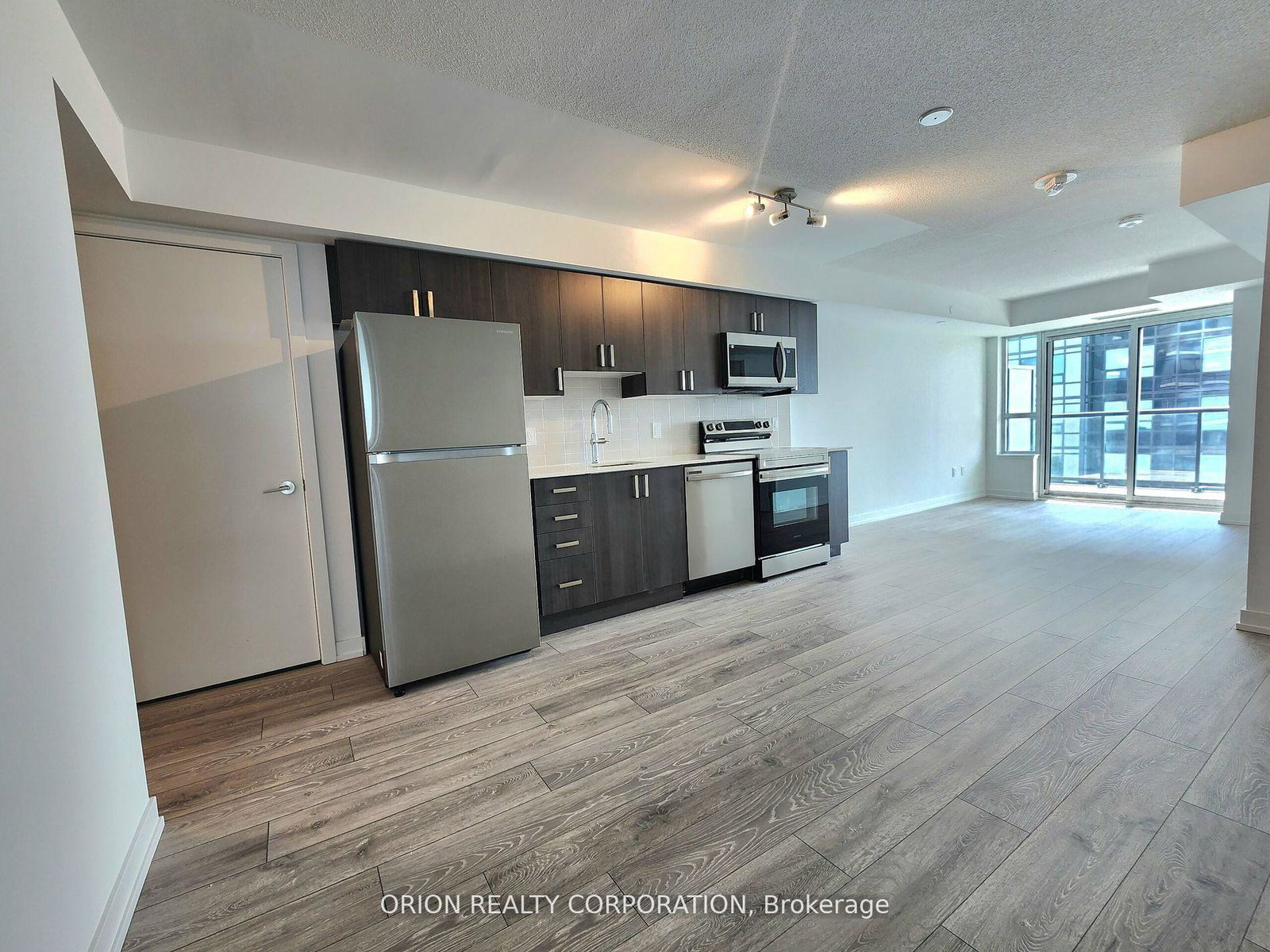 1455-celebration-drive-pickering-ontario-e13602906