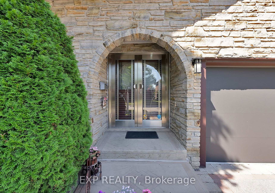 36-cleethorpes-boulevard-toronto-scarborough-ontario-e13603002