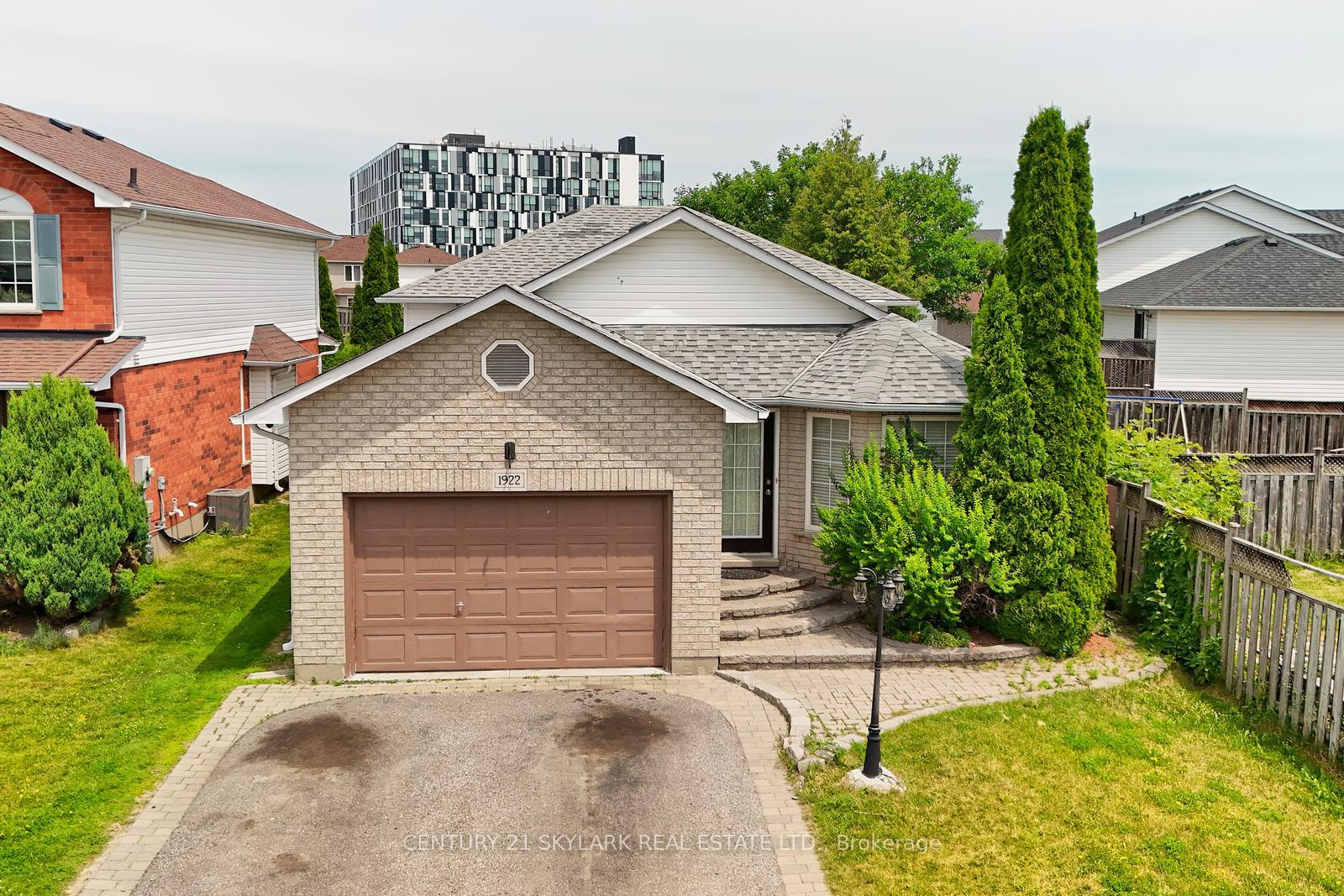 1922-dalhousie-crescent-oshawa-ontario-e13604894