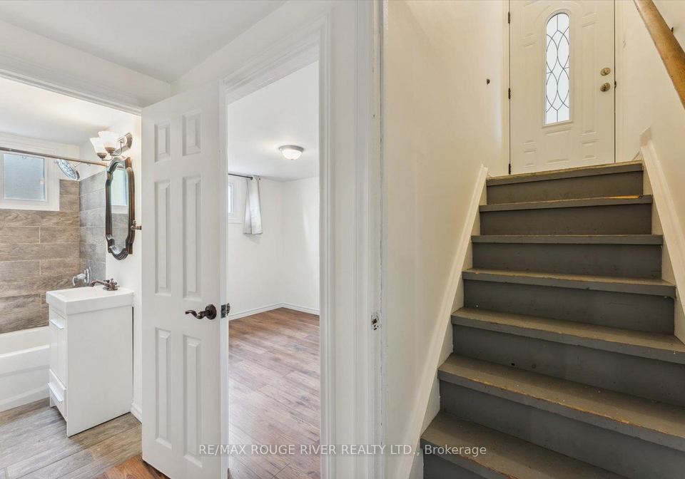1121-brock-street-s-whitby-ontario-e13605678