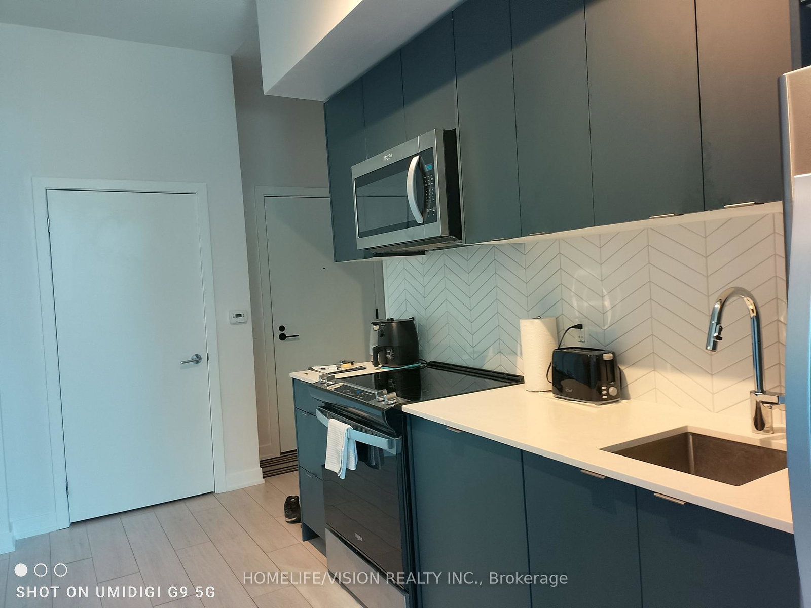 1606-charles-street-whitby-ontario-e13605908