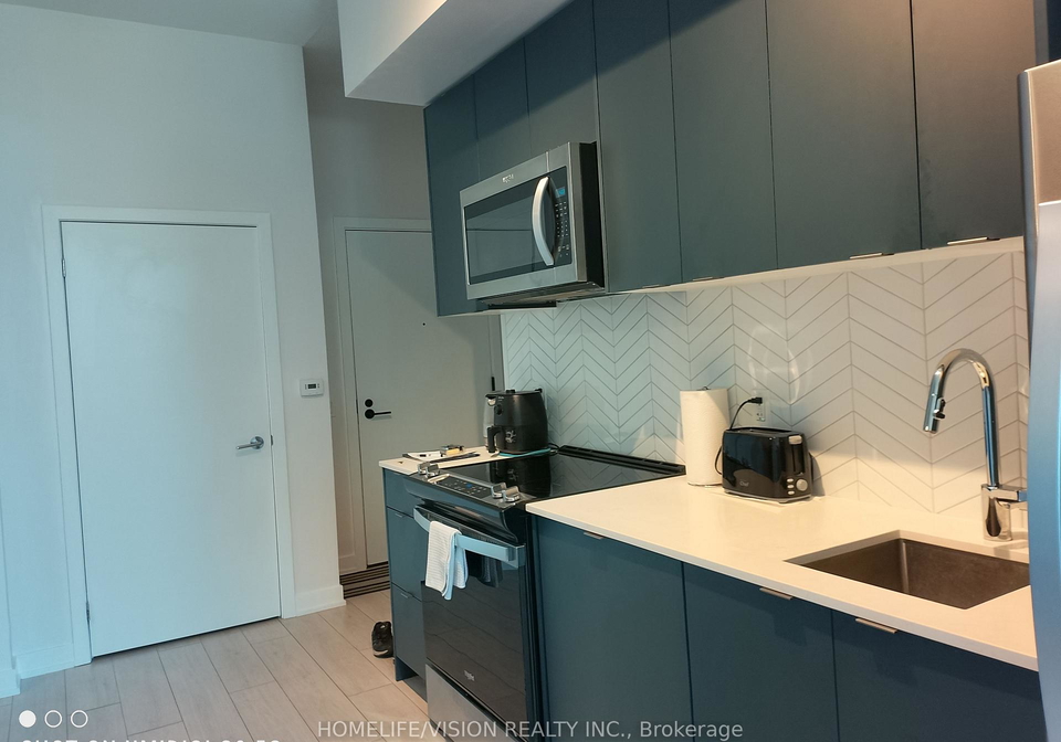 1606-charles-street-whitby-ontario-e13605908